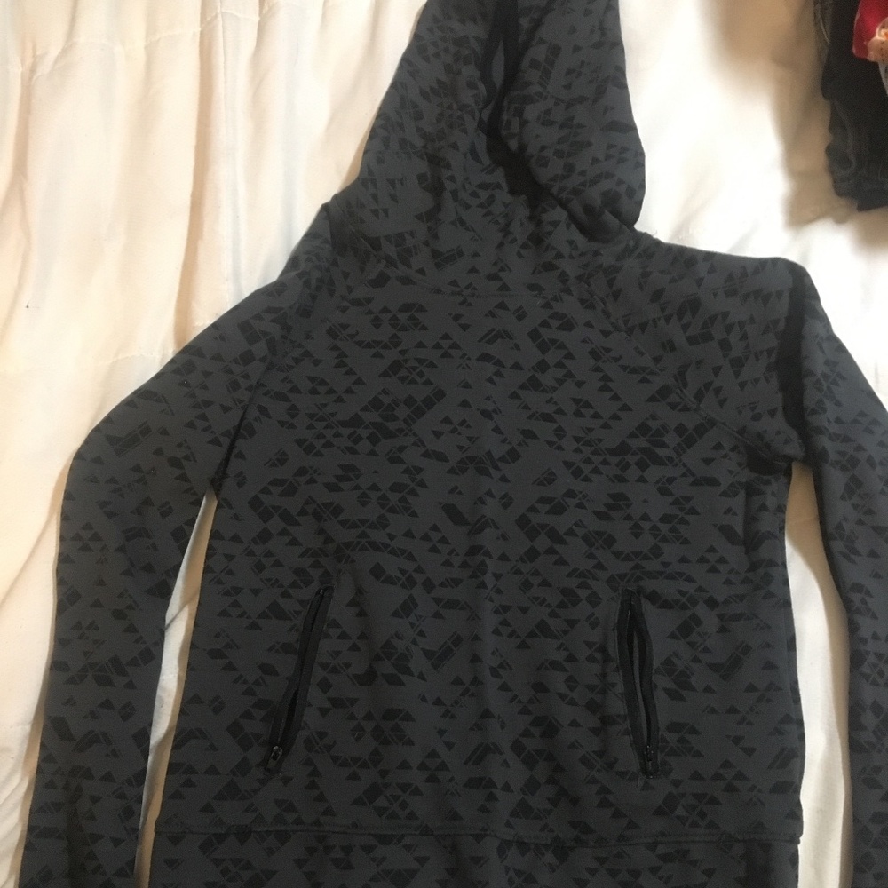 Zipper pocket hoodie
